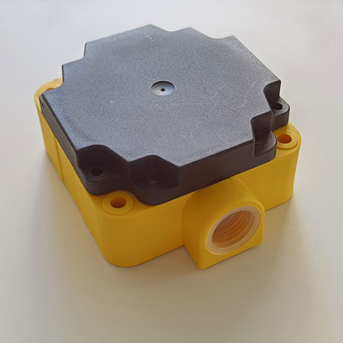 RS232 serial port AGV trolley landmark RFID sensor handling robot positioning <a href=https://rfid-life.com/RFID-Tag.html target='_blank'>RFID tag</a> reader RS232 serial port AGV trolley landmark RFID sensor handling robot positioning RFID tag reader